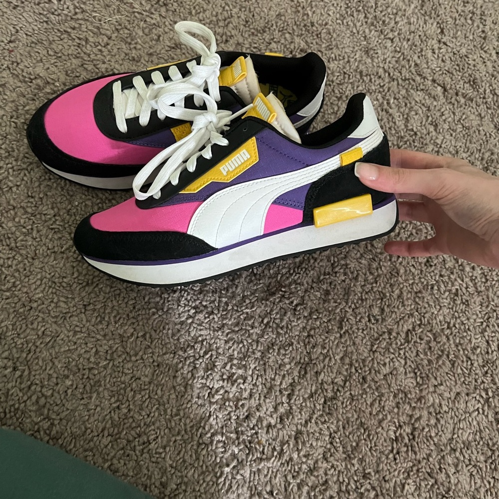 Womens Pumas can fit 6 or 6.5 brand new